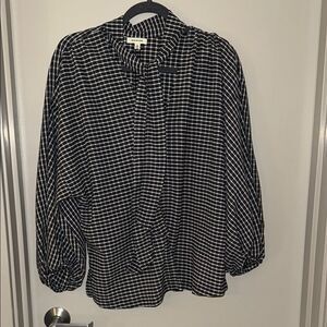 Max Studio Black and White Peter Pan Collar Tie Front Blouse